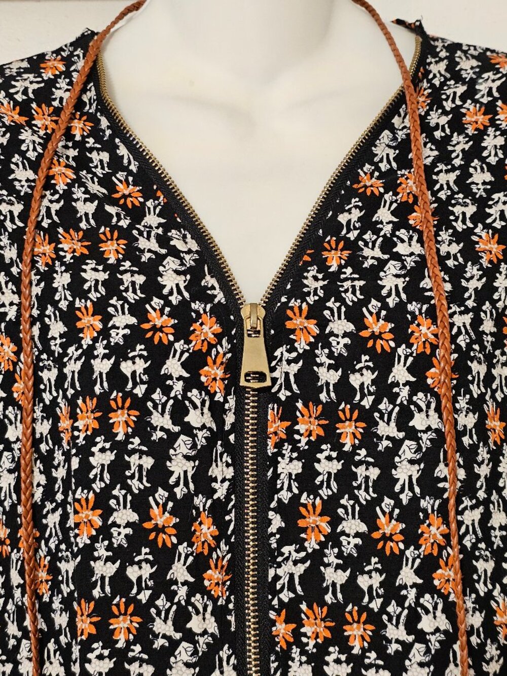 Kessley Boho Floral Dress Women’s Small Black White Bell Sleeve Belted NWOT - Picture 4 of 12